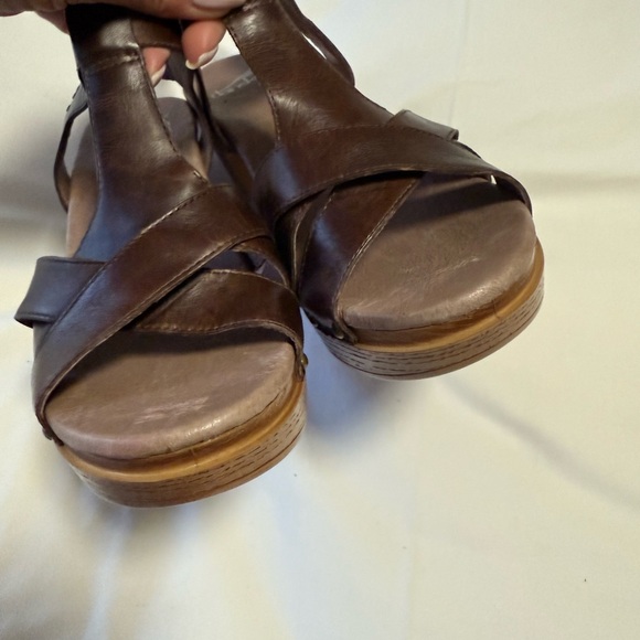 DANSKO | SZ 41 (US 11) | Brown Leather DANIELA SLINGBACK Heel Sandals T-Strap - Picture 3 of 11